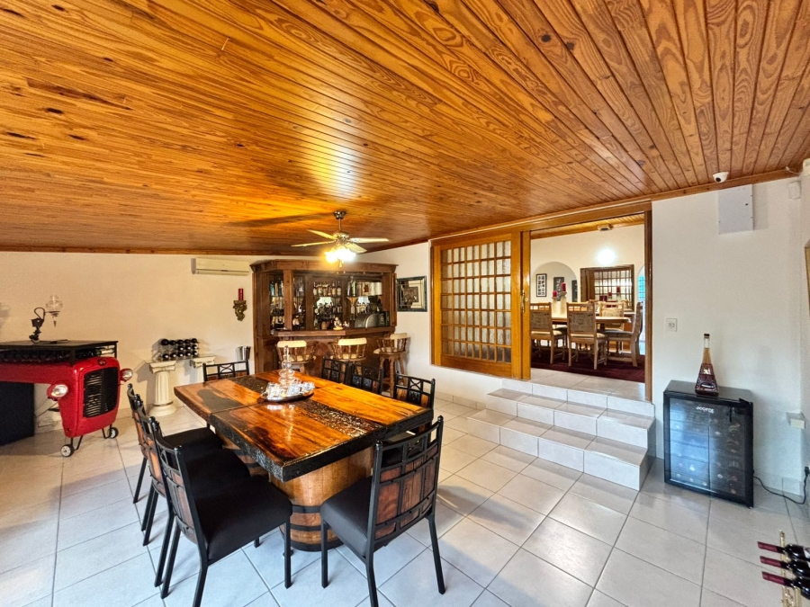 5 Bedroom Property for Sale in Flamwood North West